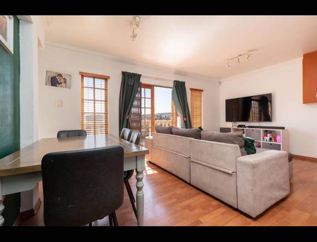 2 BEDROOM PROPERTY TO RENT IN WINCHESTER HILLS